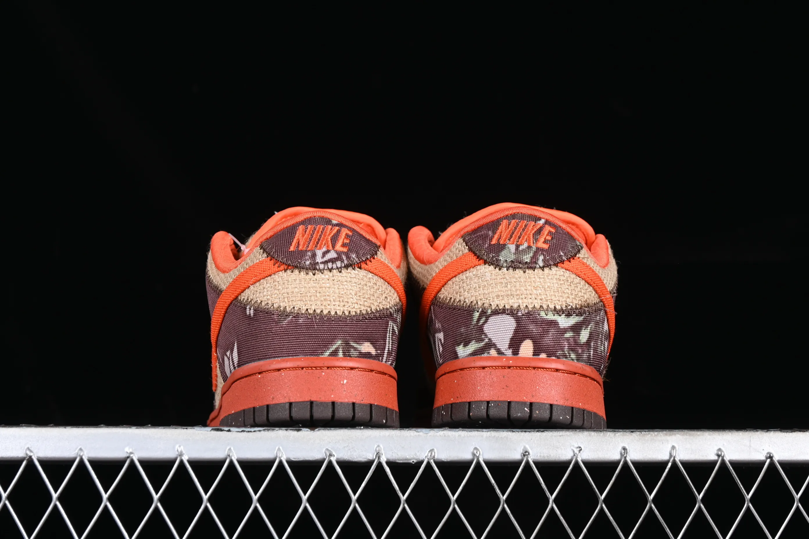 All categories Nk SB Dunk Series Nk SB Dunk Low low-top sneakers C version Nk SB Dunk Low "Hunter Reese Forbes" brown white orange SB low-top casual sneakers 304292-281